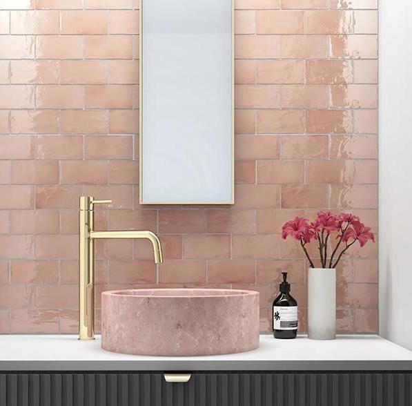 Kupi Manacor Blush Pink gloss 7x15 / Cena v trgovini Vsebo