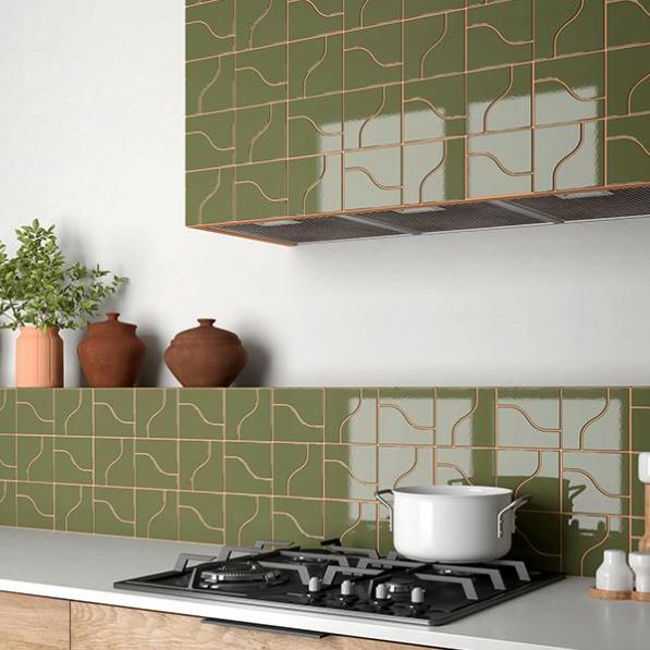 Kupi Curve Garden Green Gloss 8,3x12 / Cena v trgovini Vsebo