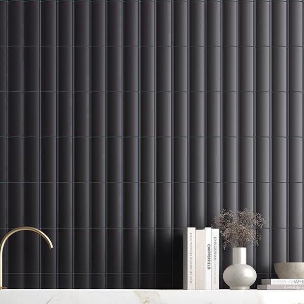 Kupi Vibe Out Almost Black Gloss 6x20 / Cena v trgovini Vsebo